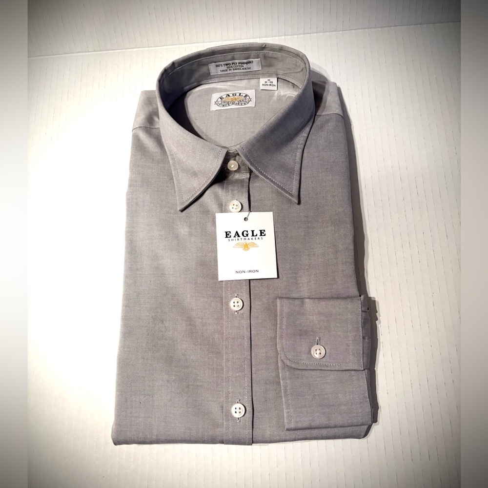 BOYS “EAGLE SHIRTMAKER” NON IRON DRESS SHIRT 
SIZE MED 8-10  YOUTH BOYS
NWT